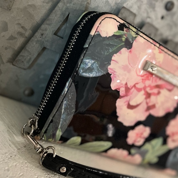 Betsey Johnson Black Pink Peony Floral Zip Around Wristlet Wallet * Discontinued - Picture 3 of 16